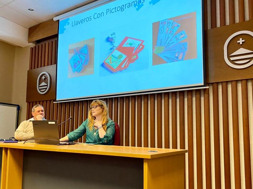 👉Estudiantes de #Psicopedagogía y #Psicología del curso #InclusiónEducativa de <a href="/UCUoficial/">Universidad Católica</a> conocimos junto a <a href="/Sniadower/">Daniela</a> las aplicaciones de <a href="/apdifcom/">AprendizajeDiferente</a> para favorecer una mejor autonomía y calidad de vida en personas con trastornos del neurodesarrollo. 👏gracias