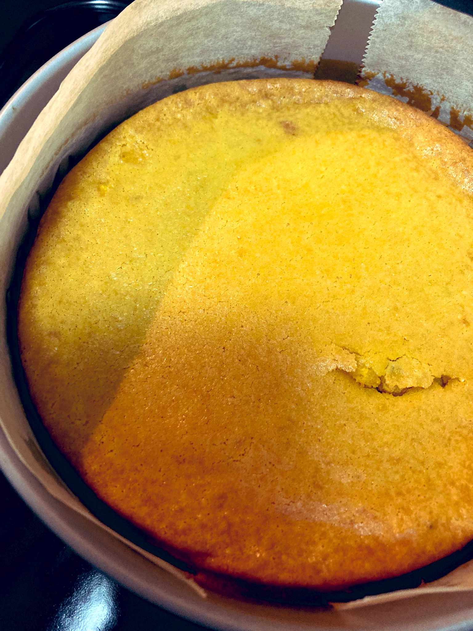 結構サラサラの生地だったからどうなるかな？と思ったけどしっとりした美味しいケーキになった
覚めたらまたきゅっと濃縮されそうなカボチャ感
マッシュで手を抜いたからw少しかぼちゃの形が残ってるけどこれはこれで美味しかった
明日はホイップ乗せようかな  