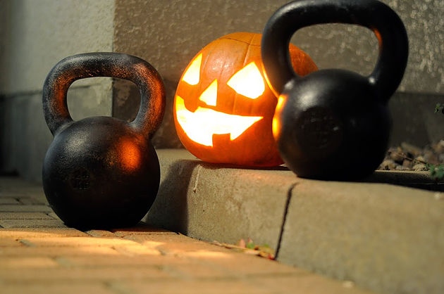 MorpheLife's tweet photo. Wanna know something scary? Some people don’t work out at Morphe Health &amp; Fitness! 😧👻🧟
Happy Halloween from our crew! 🎃
.
.
. #MorpheHealthAndFitnessStudio #MorpheLifeFitness #MorpheGym #MiamiFitness #MorpheMiami #HIIT #RockClimbing https://t.co/gLwc7cv5Ht