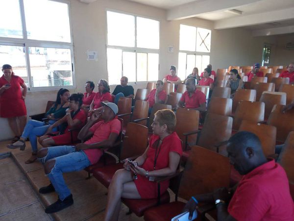 EtagDir's tweet photo. En la mañana de hoy se realiza en la oficina central de la empresa ETAG matutino general dirigido por la dirección de organización.
#TransporteCuba
#CubaViveYTrabaja https://t.co/JkZSHGYO4r