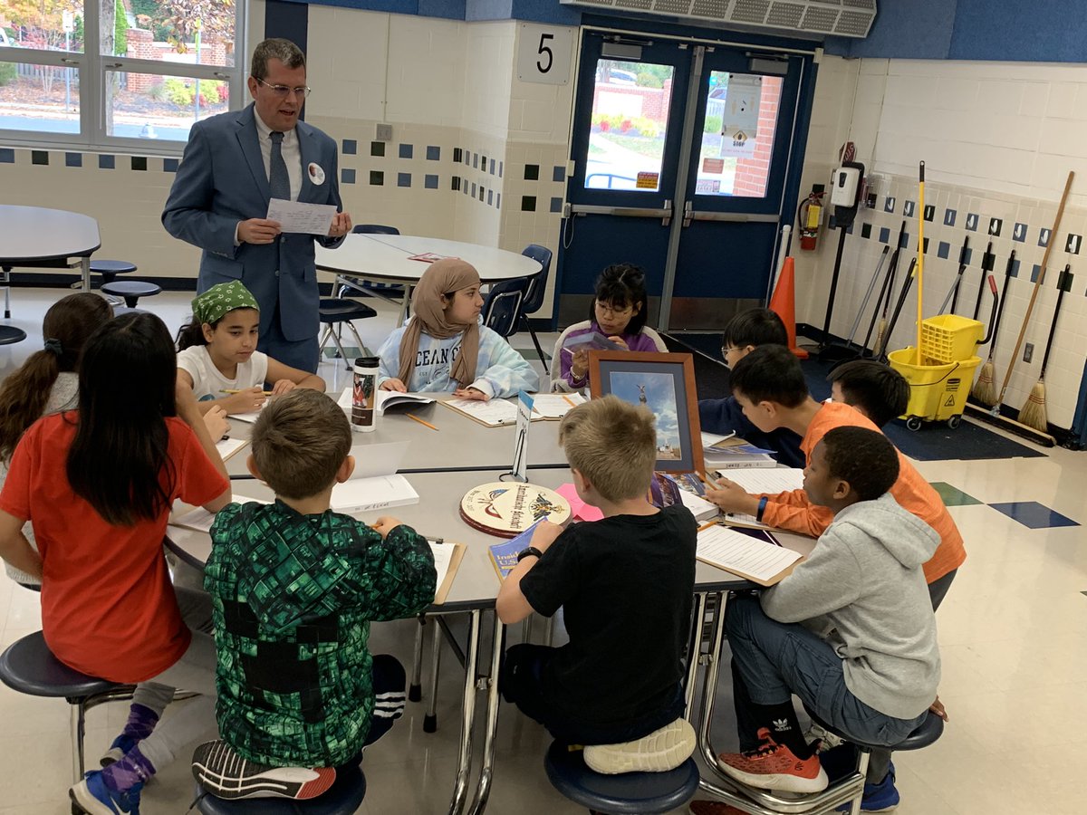 CounselorOES's tweet photo. 2/4 @Oakton_ES 5th and 6th grade Career Fair was held this past Friday and was a hit! Thank you to everyone who supported our event! @SSchnaue https://t.co/9dHweZnF32