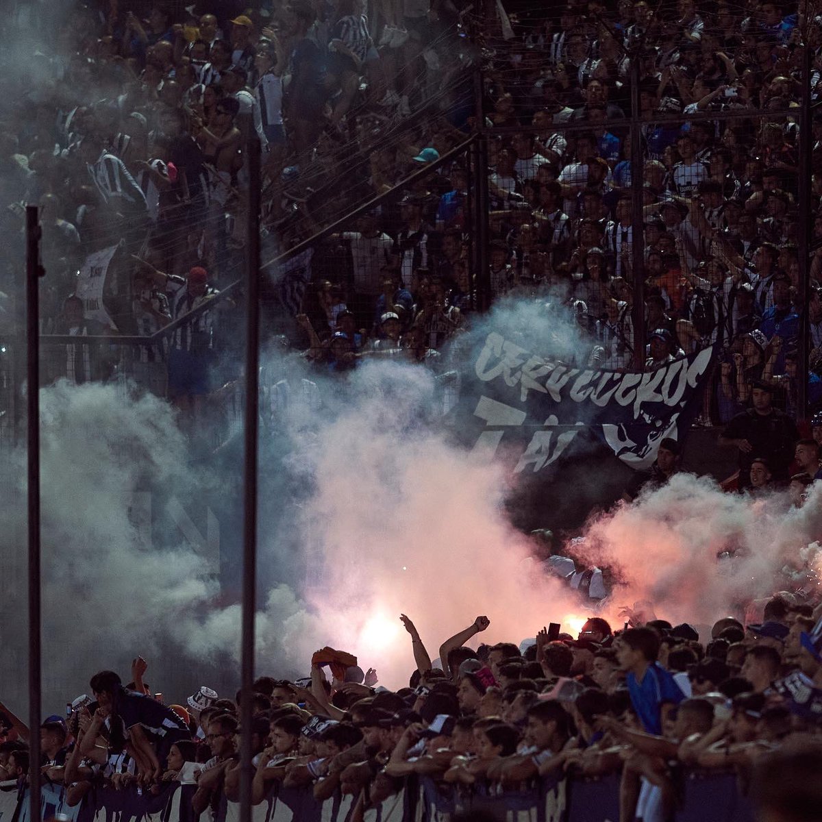 CATalleresdecba's tweet photo. 𝑮𝑹𝑨𝑪𝑰𝑨𝑺 a esta hinchada que sigue alentando, como todos los años 🏟️💙 https://t.co/zHaT7VH3QL
