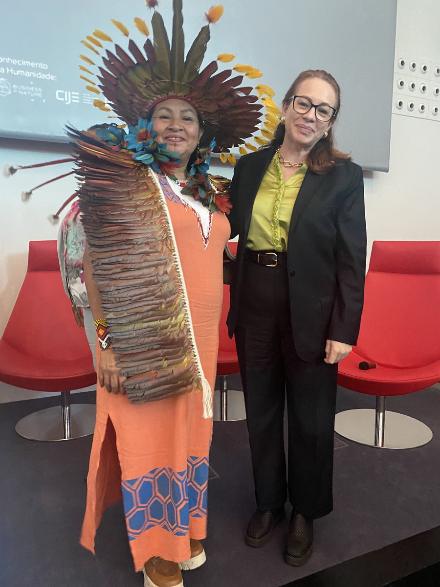 A high point of the #Lisbon Conference on #Climate as a Common Heritage ahead of #COP27 was this encounter with the great ⁦@TTaurepang⁩ a strong and vital voice for #ClimateJustice and women’s rights. ⁦@GWLvoices⁩ ⁦@IIWF⁩ ⁦@filac_⁩ ⁦@UN4Indigenous⁩