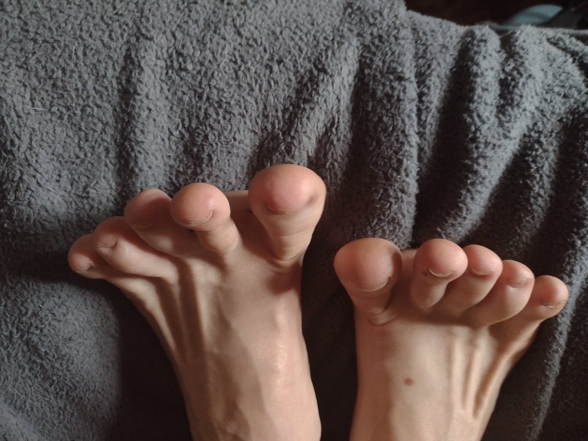 SoleSarah_'s tweet photo. Suck them 👣🍆💦💦💦

#feet #feetfethish #toesucking #toes #toelove #toespreading #footfetish #footlove #footworship #toespread #naturalfeet #nsfwtwt https://t.co/iiJFHIlBNi