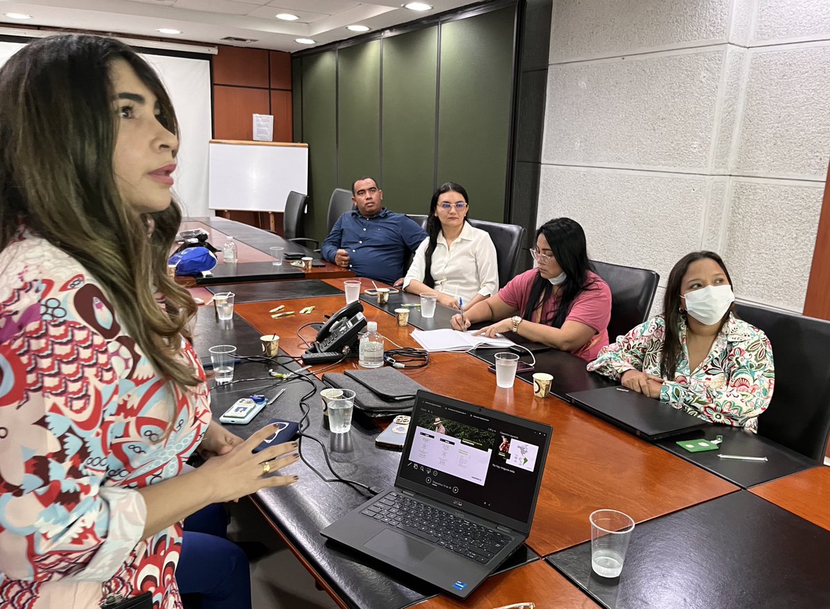 monomerossa's tweet photo. ¡En Monómeros somos referente para la academia! Recibimos a estudiantes de la maestría de Contabilidad de @UniCostaCOL, para conocer de cerca nuestros procesos financieros. La Gerente de Contabilidad María Claudia Heredia presentó los procesos y últimos resultados de la compañía. https://t.co/R5pqCJeL1d