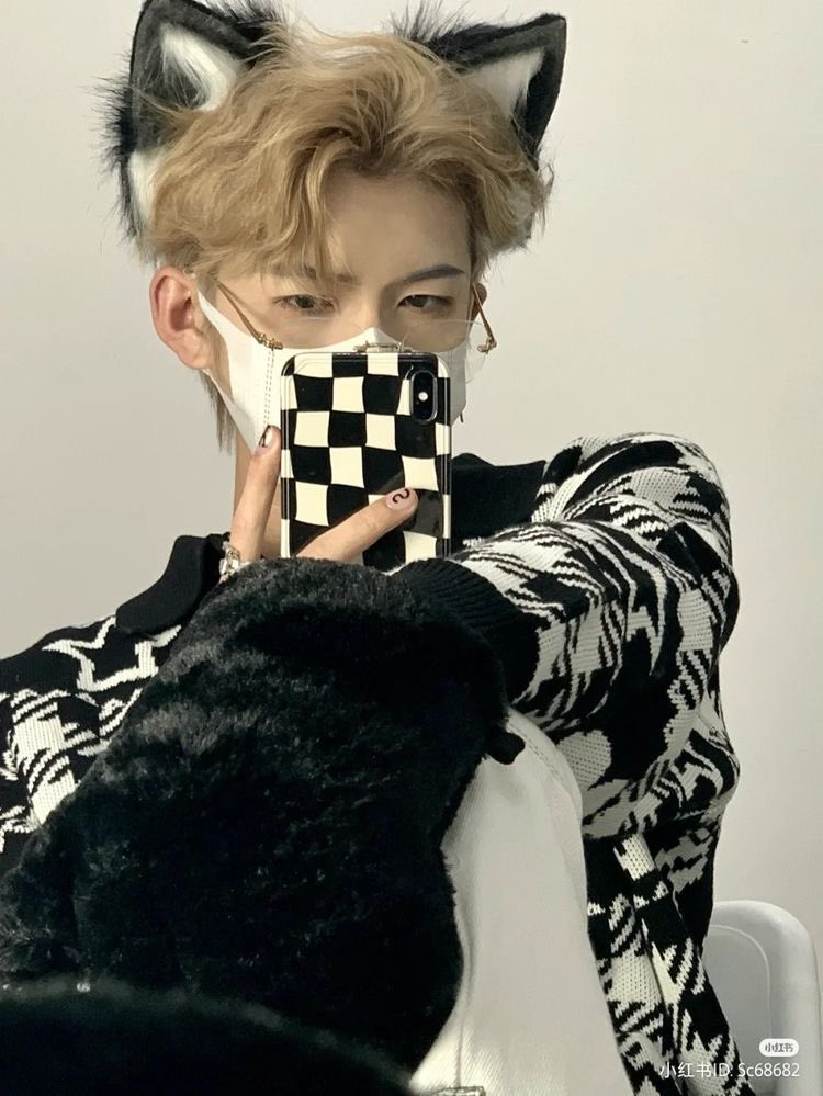 ㅤ
             misfortune-sns.⠀
             ♧ - 10•31•22.
             ♤ - disabled
          
             trick or treat. 🎃
ㅤ