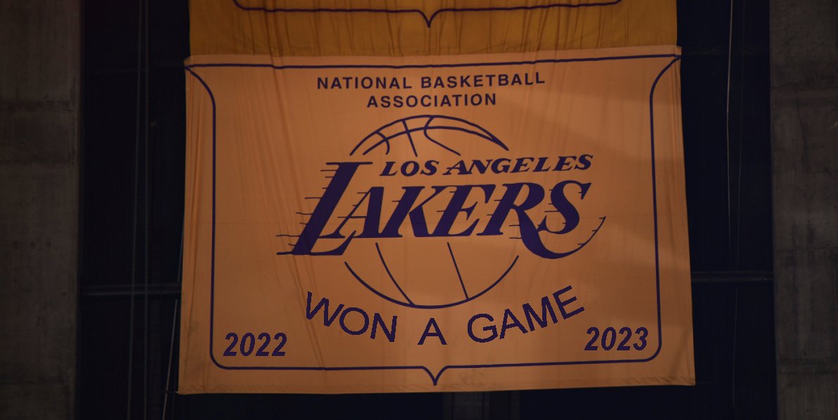 derve20's tweet photo. @NBA @Lakers https://t.co/lG1JDygE8S