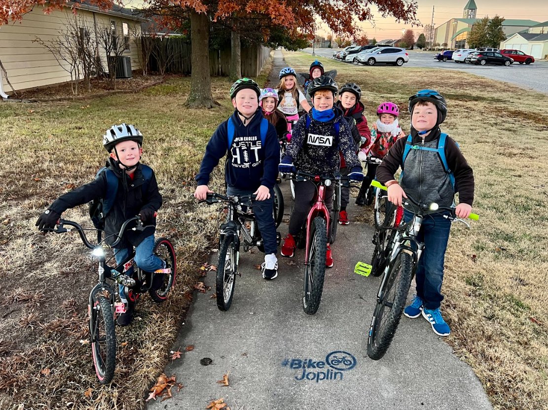 These Cecil Floyd Elementary students have committed to biking to school together this year! Their neighborhood Bike Bus is led by parent and Joplin City Council member Christina Williams, who says the kids usually ride in almost any weather. Happy cycling, Eagles! #BikeJoplin