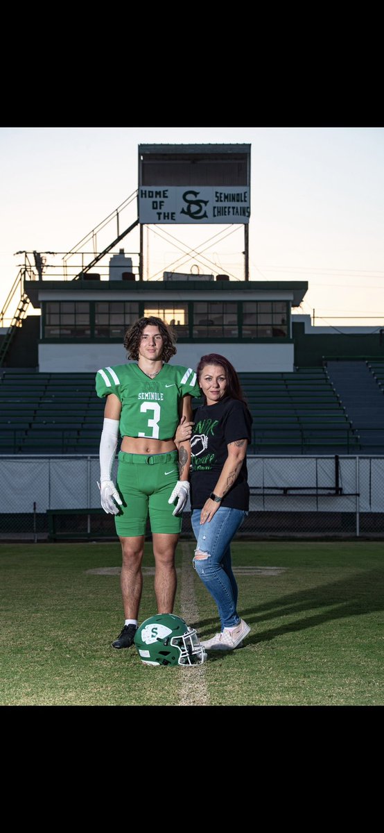 Biggest support in life and threw my football journey is my Mother @brandit1981 🖤🖤