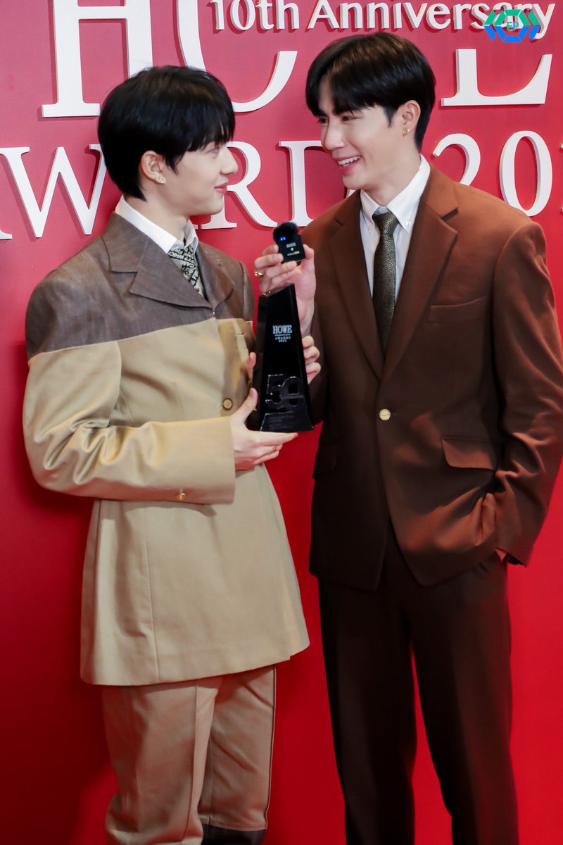 epnewsonline's tweet image. ซี-นุนิว ควงคู่รับรางวัลแห่งปี HOWE THE BEST COUPLE AWARD ในงาน ฉลองครบรอบ 10 ปีนิตยสาร HOWE

#HOWEAWARDS2022xDMD
#HOWEAWARDS2022
#ZeeNunew #ZeePruk #NuNew
#ซีนุนิว #ซนซน #Zunshine #NanaNu