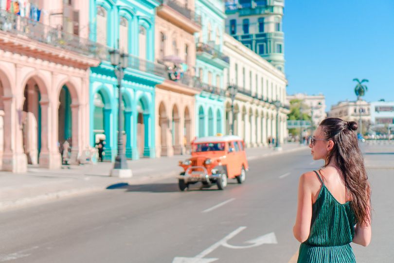lahabanatravel's tweet photo. Las calles de la Habana están llenas de magia e historia. 
Conócelas de la mano de #NHHotels. 
Reserva con nosotros aquí: 
https://t.co/BTsDJAFsVY
##SomosCuba #somosnh #NHCapri #nhhotels #grancaribe https://t.co/9Vap2ldI2A