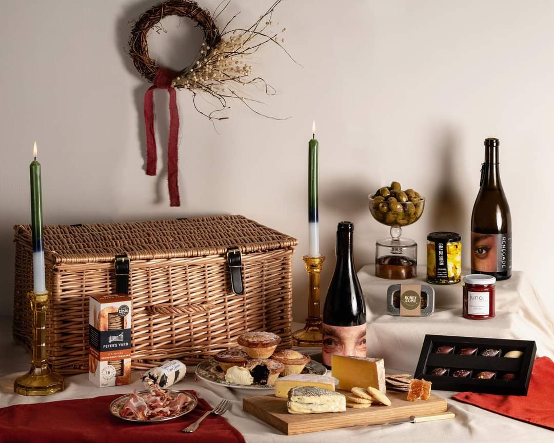 For us this hamper really showcases what we’re all about as a small business. It’s packed full of incredible suppliers. It’s the ultimate crowd pleaser, it’s the ultimate Christmas hamper flourishandrye.co.uk #giftguide #christmashamper #journorequests #journorequest #hampers
