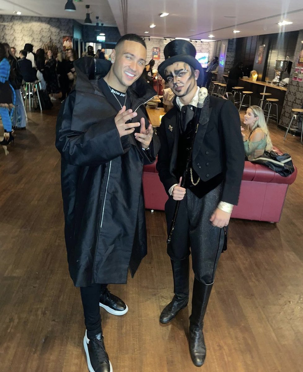 Trick or treat?🎃 @KissFMUK - Happy Halloween everyone 👻🧡