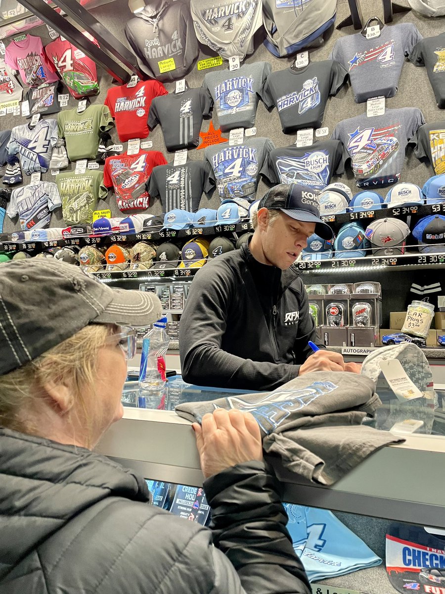 dkhumphries's tweet photo. @RFKracing @keselowski @Chris_Buescher Thanks, Brad! https://t.co/iKLKUIsojr