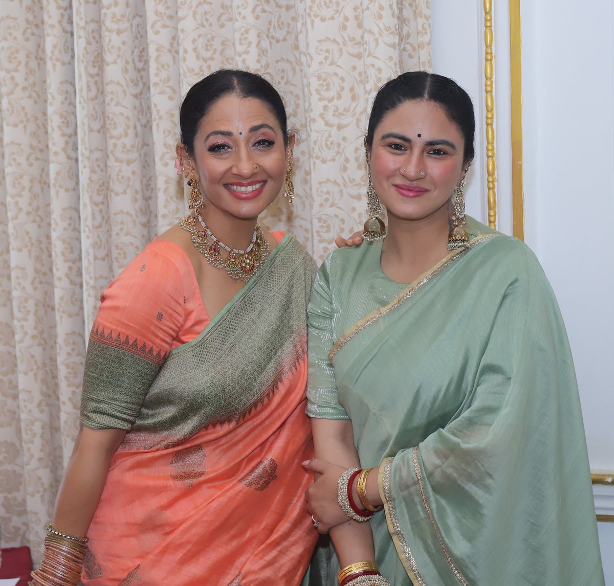 Their own kind of beautiful #ShrutiPanwar, #ChitrashiRawat and #PriyaMalik added magic to the #GarhwalPost Awards! 💖💕
#BhagatSinghKoshyari #DhanSinghRawat
#SilverJubileeAwards_GarhwalPost #LifeTimeAchievementAwards_GarhwalPost #GarhwalPostAwards #Mumbai #SatishSharma #Dehradun