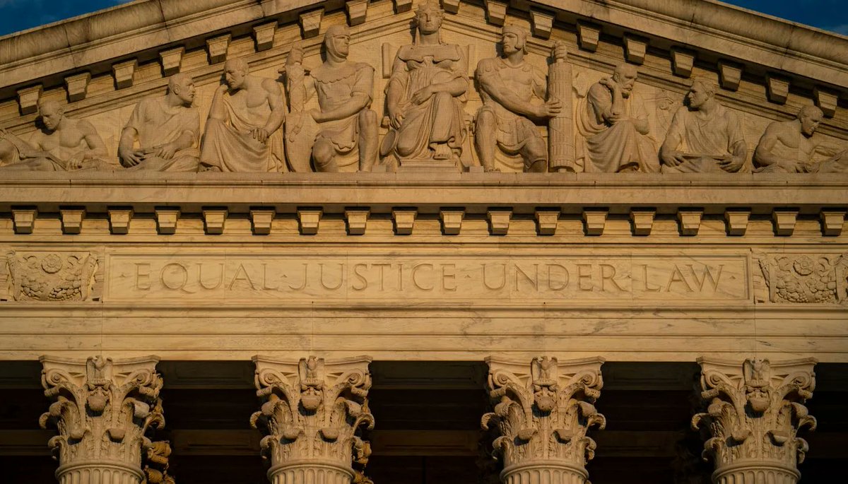 EducationSlice's tweet image. The U.S. Supreme Court will today hear oral arguments in two cases challenging the use of race in college admissions. 
buff.ly/3Dr4wQG 

#education #SupremeCourt #schoolintegration #school