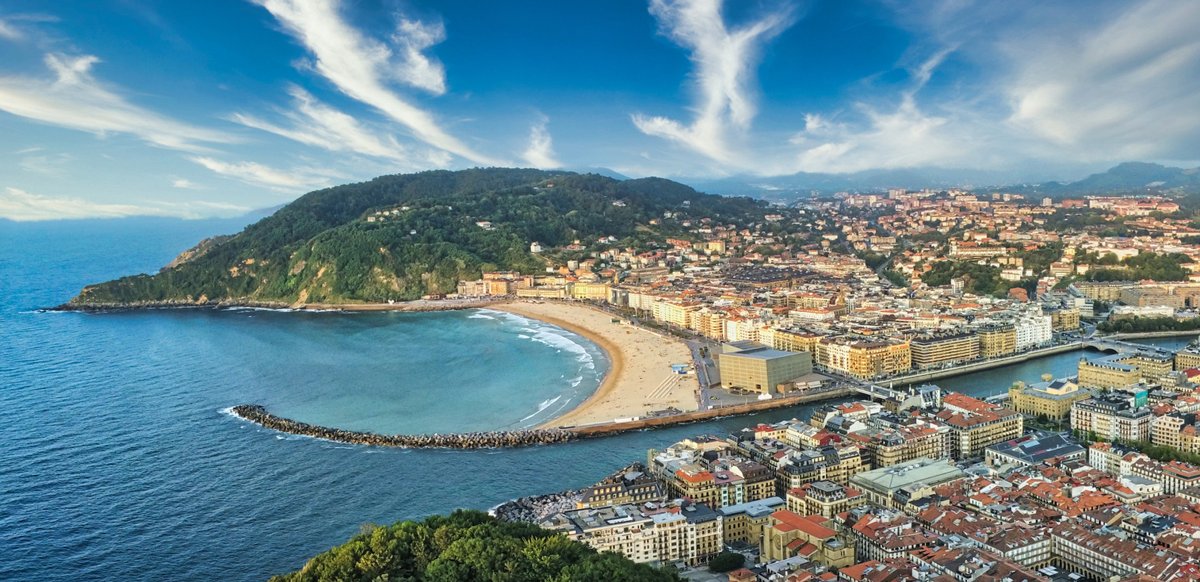 SpainInUSA's tweet image. When it comes to @CNTraveler&apos;s Best Cities in the World Readers&apos; Choice Awards, it&apos;s no surprise that two stunning Spain cities – San Sebastián and Málaga – made the list!

👉 bit.ly/3s5EltH

#VisitSpain #RCA2022