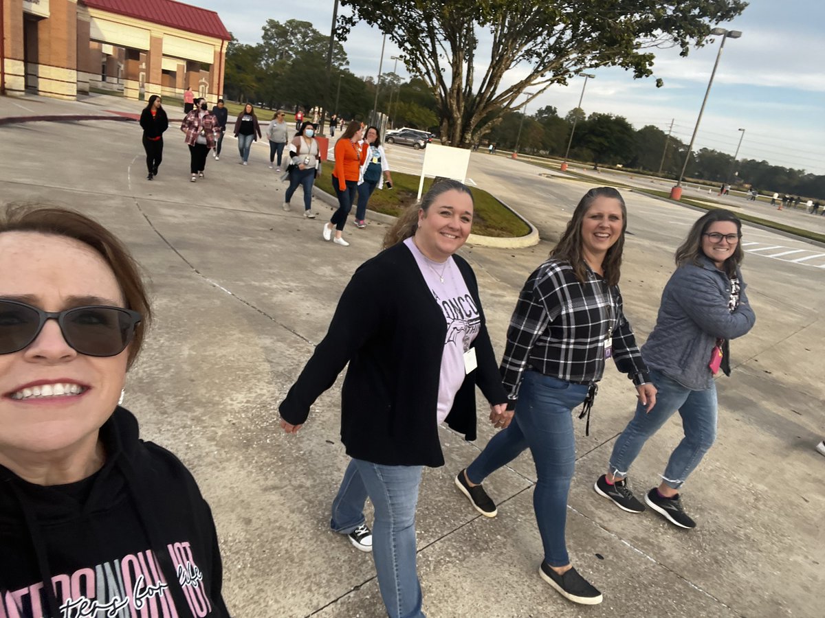 MrsTechTompkins's tweet photo. Staff fitness walk this morning. Thank you @DISDBroncoPride for recognizing our need for physical help to be our best selves in order to fully serve our students! https://t.co/inCUEAMyYX