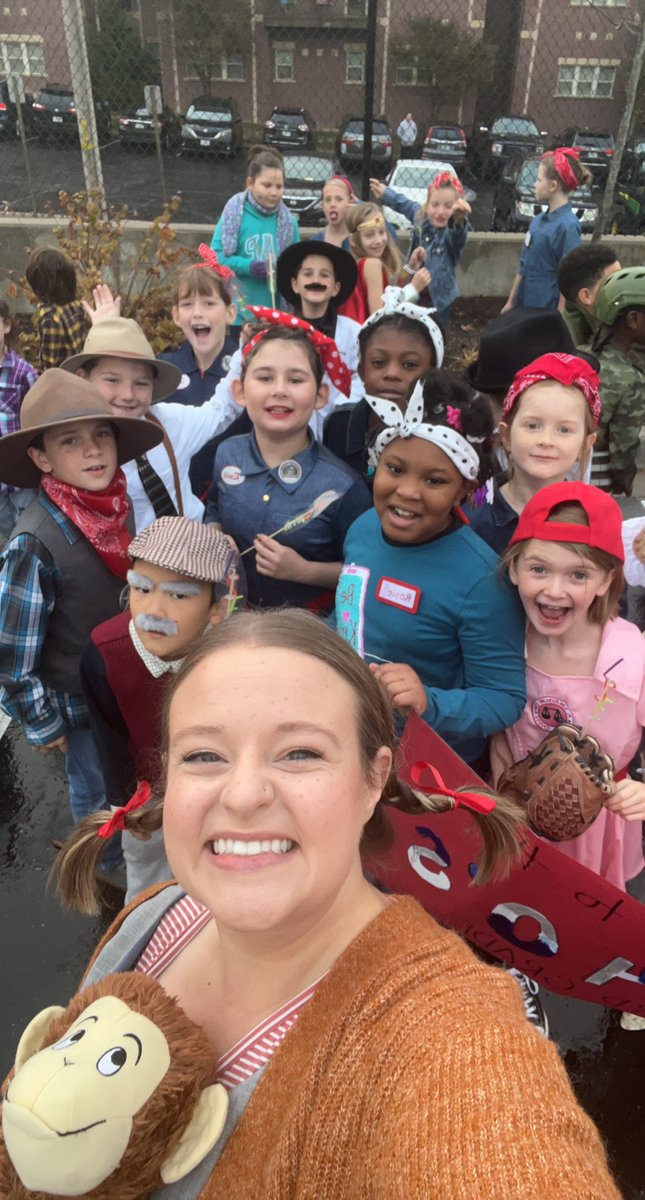 TummonsLSEArts's tweet photo. Third grade is repping the 1940βs and weβre ready for a great day of Fall Festival fun! @LSEArts #LSEFallFest πππ§‘ https://t.co/Q9ugRfxnTU
