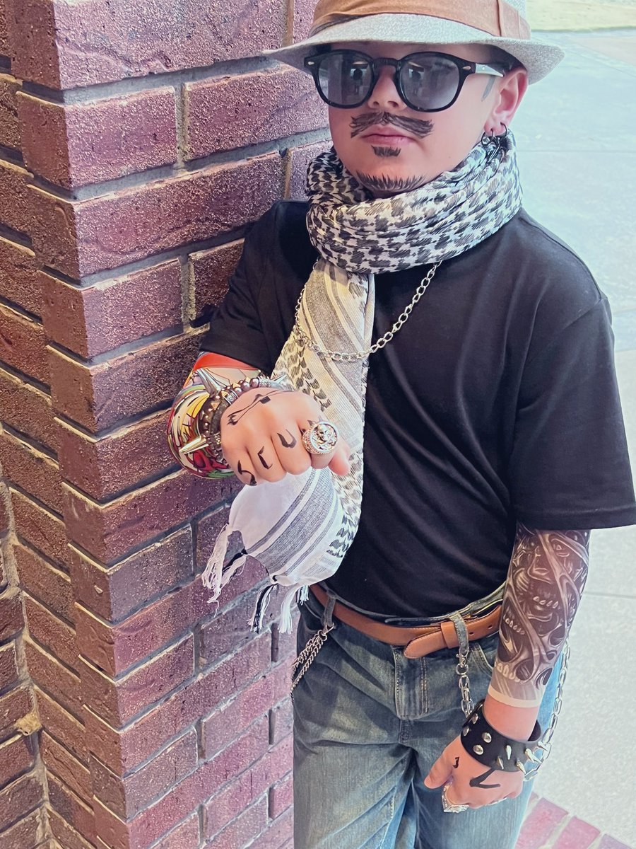sjpatters's tweet photo. Happy Halloween 🎃 #JohnnyDepp #ObjectionHearsay #depp #jacksparrow https://t.co/FMpxlryBYA