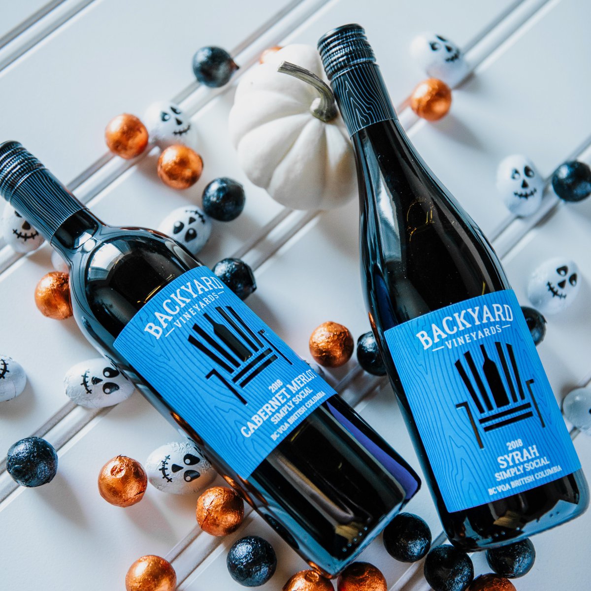 We promise this isn’t a trick! Celebrate this Halloween by pairing your favourite treats with your favourite Backyard wines! 🍬🍫🍷