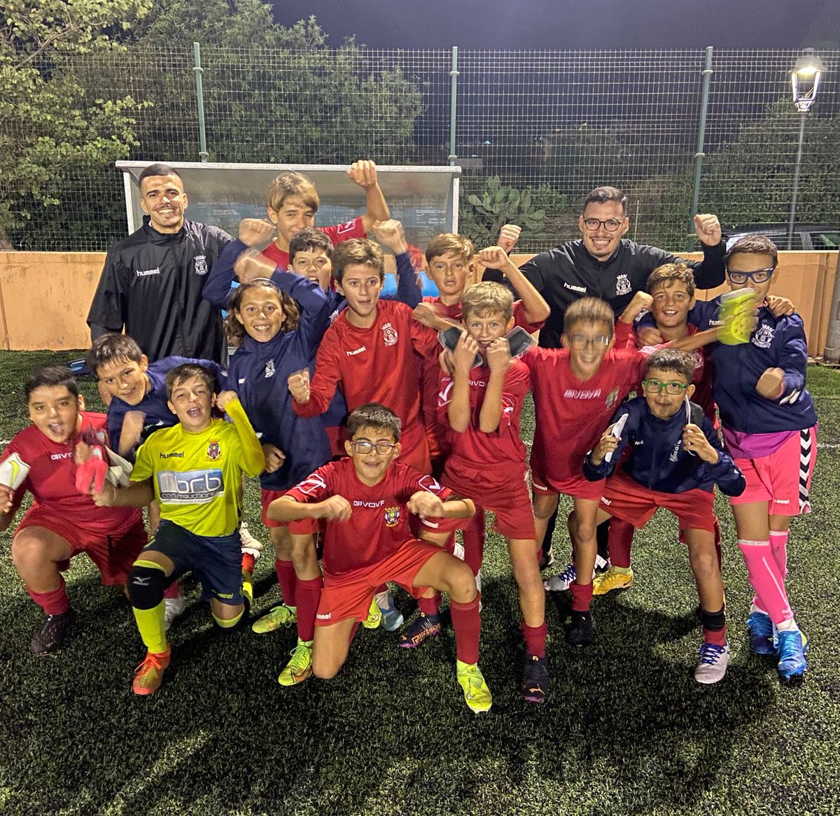 UD_TELDE's tweet photo. ✅ #Abrisajac 1-2 #RegAtl
✅ #Agüimes 2-4 #Juvenil
✅ #JuvenilB 2-1 #Agüimes
❎ #Carrizal 2-2 #Cadete
❌ #CadeteB 2-6 #Univ
❌ #SanFer 5-0 #CadeteC
✅ #Heidelberg - #Infantil
❌ #InfantB - #Doramas
✅ #Valse - #AlevínA
❌ #ATGC - #AlevínB
✅ #BenjA - #UMarina
❌ #Calero - #BenjB https://t.co/44gb40SRYc