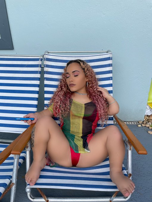 Roll me blunts and call me pretty @funsizehanna 💨🍃💋 https://t.co/Fv1DYs3Q8H<a class="tags" target="_blank" title="On Twitter" href="/?out=eyJ0eXAiOiJKV1QiLCJhbGciOiJIUzUxMiJ9.eyJpYXQiOjE3MTg0MDQ5MTIsImlzcyI6InR3cG9ybnN0YXJzLmNvbSIsIm5iZiI6MTcxODQwNDkxMiwiZXhwIjoxNzQ5OTQwOTEyLCJyZWRpcmVjdF91cmwiOiJodHRwczovL3R3aXR0ZXIuY29tL2Z1bnNpemVoYW5uYSJ9.1pya-sK0-s907MG611Pmjk77WovCtnhRjVcP5muF-wL6EJNJ9Qdi7RJP3jDTd_Ym4dmB_Bs4veDX03-KP-sfyw">@funsizehanna</a>