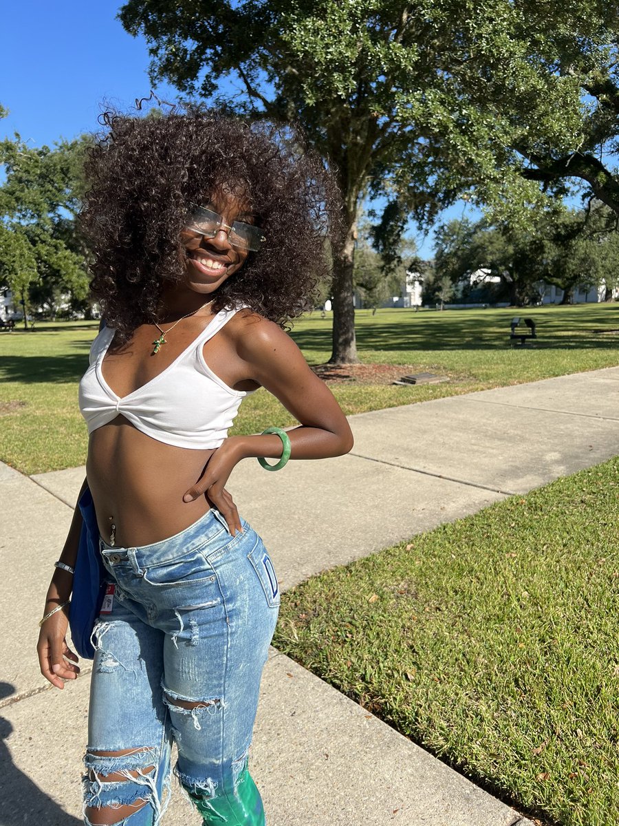 boujeevannah tweet media