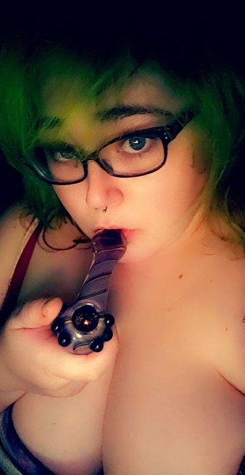 I just want a cute alt/goth chick to smoke with before we suck my partners dick 🥺 is that too much to<a href="/tag/findom"class="tags"><span>#findom</span></a><a href="/tag/paypig"class="tags"><span>#paypig</span></a><a href="/tag/finsub"class="tags"><span>#finsub</span></a><a href="/tag/sellingcontents"class="tags"><span>#sellingcontents</span></a><a href="/tag/nsfwtwt"class="tags"><span>#nsfwtwt</span></a>