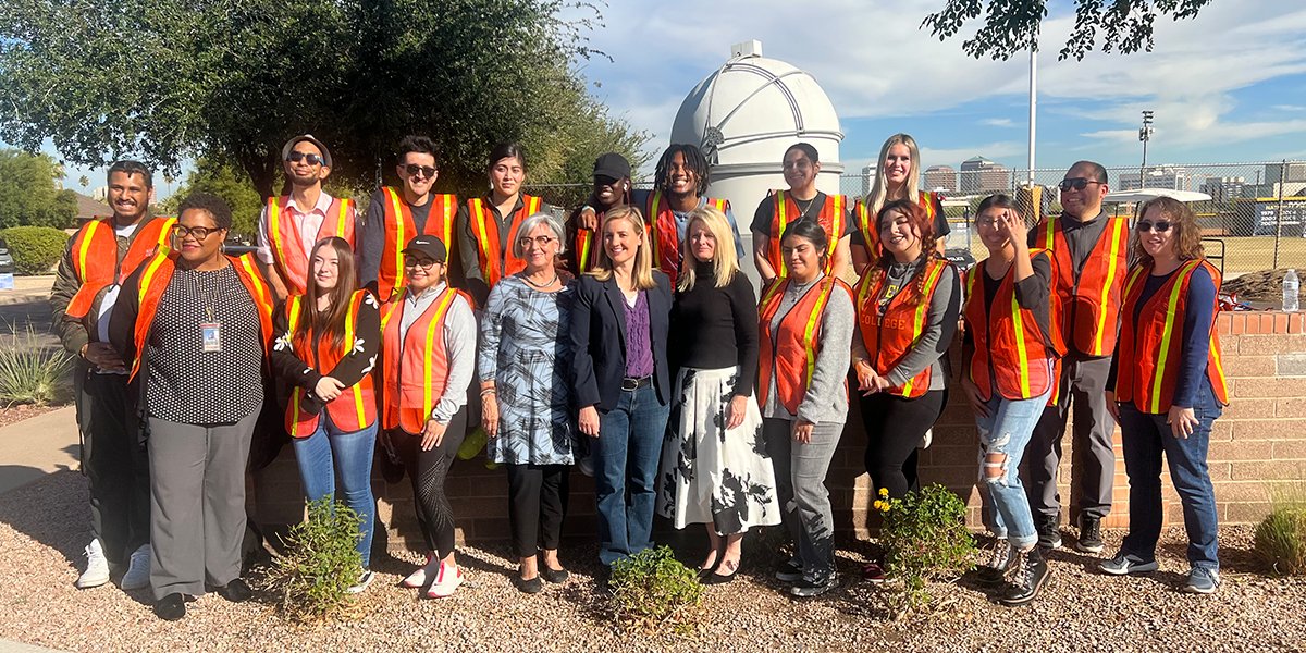 mcccd's tweet photo. .@CityofPhoenixAZ, @MayorGallego joined PC President Dr. Kimberly Britt, MCCCD Governing Board President Marie Sullivan, and @PhoenixCollege's Student Government for today’s Adopt A Street Event. Thank you, Mayor Gallego, for your visit and your continued support for our System. https://t.co/9T7CL8qGcn