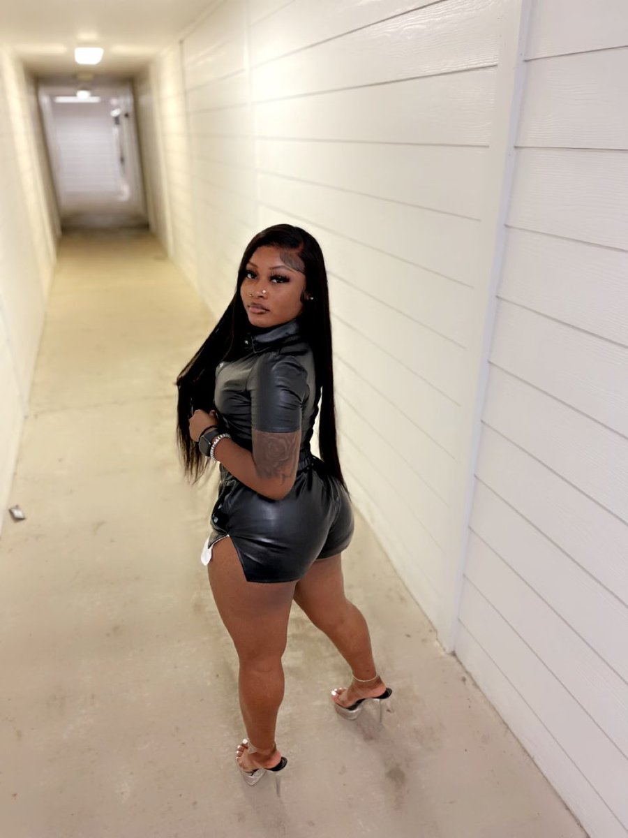 SyloneFinister's tweet image. They say they don’t fw me, but I say they can’t fw me🖤😌 #GramFam #gsuhomecoming #gsuconcert22 #latepost