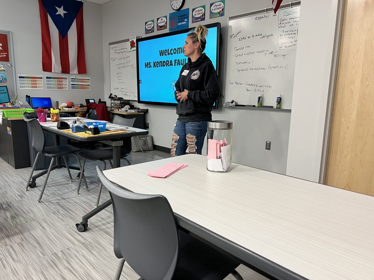 EHOVEtlc's tweet photo. Today we had a special guest visit us today. Kendra Faulkner cofounder of Ohgo. We learned about what Ohgo does for family’s and what they do for the public. #EHOVEvip https://t.co/MsaCtENWie