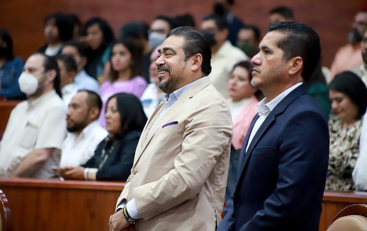 _AvilesAlvarez's tweet photo. Las y los diputados de la fracción parlamentaria del @PRIOaxaca_ presentes en la sesión #Extraordinaria correspondiente al primer año legislativo.

¡Terminó la #Sesión! Pero continuamos trabajando en favor de las y los oaxaqueños. https://t.co/8DbR4MI9Wy