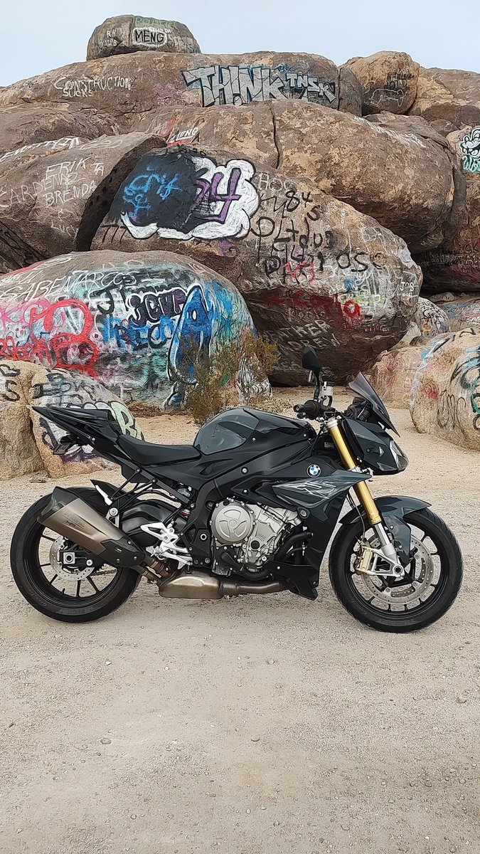 Hrc_bladerunner's tweet photo. BMW MOTORRAD https://t.co/iX7YuBuU00