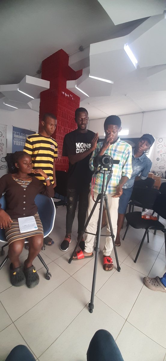 dst_foundation's tweet photo. Brick by brick, we are getting there already.

#dtf #stem4future #skillslab2.0 #lagos #ikejaamericancorner #usconsulate #youth #future https://t.co/dlMZRp3X0q