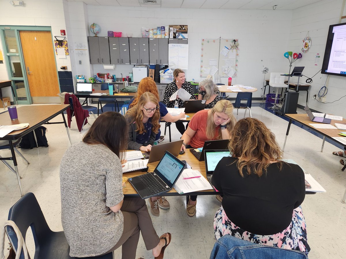 Kimberl44314688's tweet photo. Blessed to work with NES teachers today! https://t.co/vjbjsVmYYc