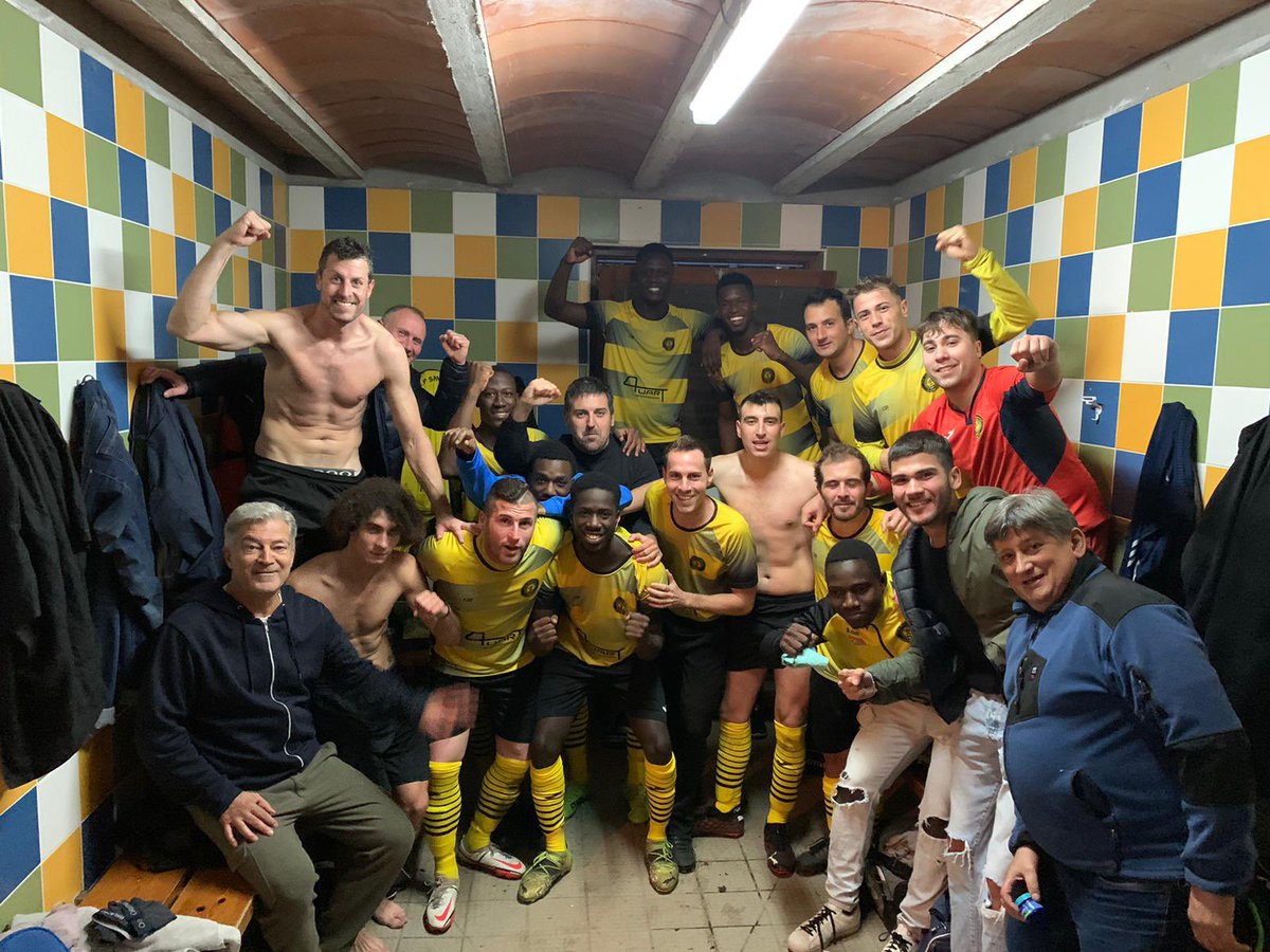 👏🏻 +3 a casa! Per fi arriba la primera victòria al fortí Pitu Padrosa davant <a href="/stprivat_fc/">F.C. Sant Privat d’en Bas</a> (2-0). Els dos gols van ser d'Abdu, un a cada part. 

💪🏻 Gaudim de la setmana, treballem més i ja pensem en el següent repte: <a href="/FCSarria/">FC Sarrià De Ter</a>! 

Som-hi Santa Pau! 🐝

#amuntsantapau #3cat18