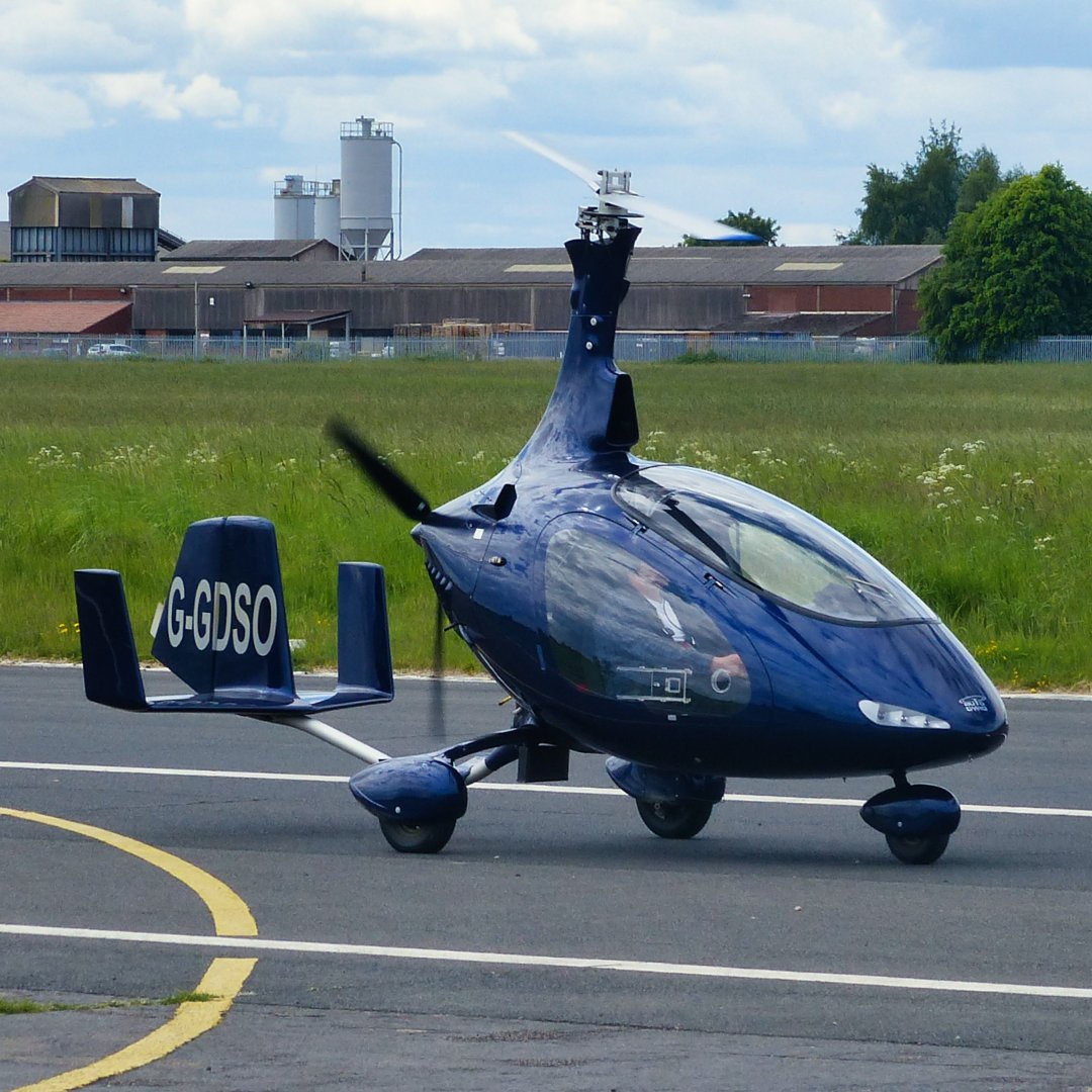 Michaelflying28's tweet photo. Rotorsport UK Cavalon G-GDSO arriving at Sandtoft Airfield from Fenland Airfield 28.5.22.
#rotorsport #cavalon #gyrocopter #lightaircraft #lightsportaircraft #lightaircraft #generalaviation #generalaviationlovers #generalaviationlover #generalaviationuk #generalaviaton https://t.co/EocqjaSg0Y