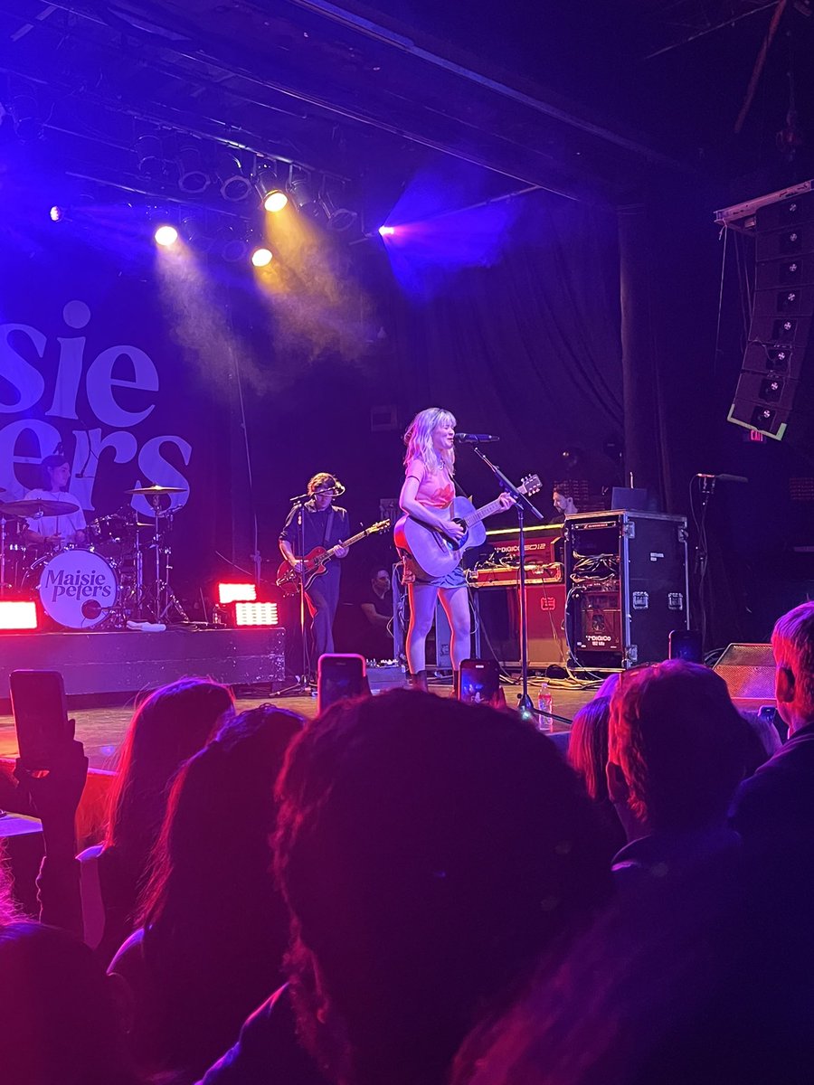 abookloverslife's tweet photo. Why yes I did see @maisiehpeters last night and it was in fact the best thing ever 💗 https://t.co/rlAi9qHFX7