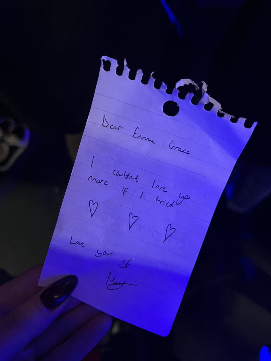 abookloverslife's tweet photo. Why yes I did see @maisiehpeters last night and it was in fact the best thing ever 💗 https://t.co/rlAi9qHFX7