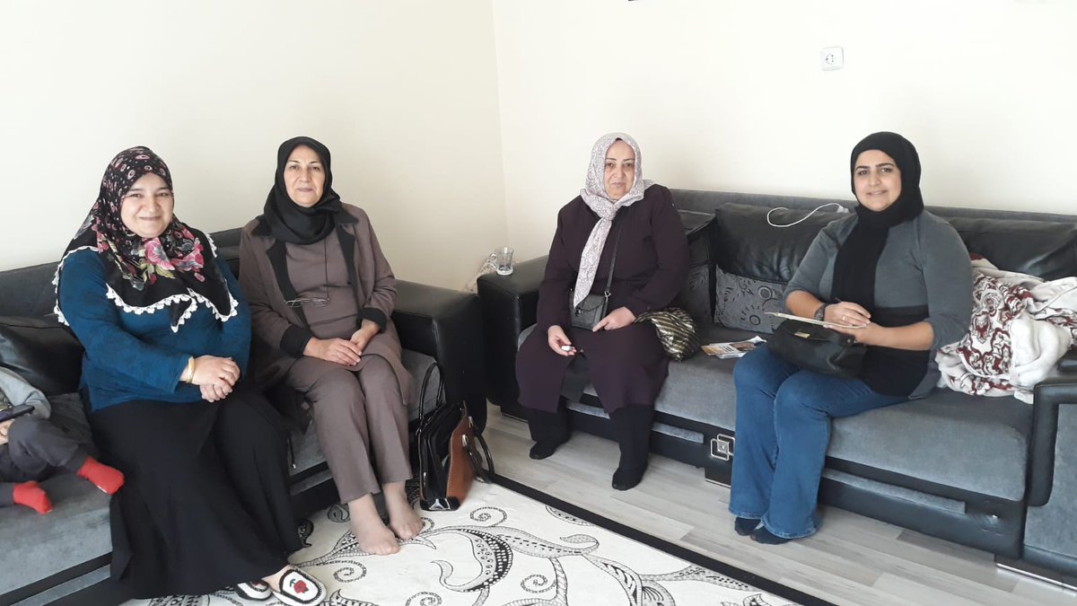 PolatliAkKadin's tweet photo. Ankara Polatlı Zafer mahallemizde #1NoluSandık ta sandık esaslı toplantımızı gerçekleştirdik. 
@aysekesir
@hatice_cakmak_
@GMAKKADIN
#1NoluSandık
#Hedef2023 https://t.co/0cQ81DeBNE