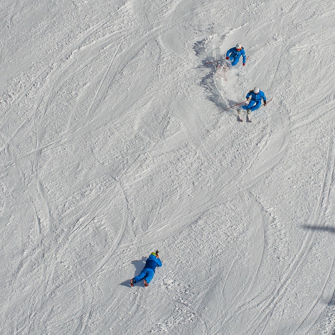 Not long now until we will be back out shooting with the team to get some new shots, can't wait to have everyone back together again! ⛷️🏂️ 📸 💪
.
.
.

#mondaymotivation #zermatt #switzerland #skiholiday #summitskischool #skiphotography #photography #skiinstructorlife