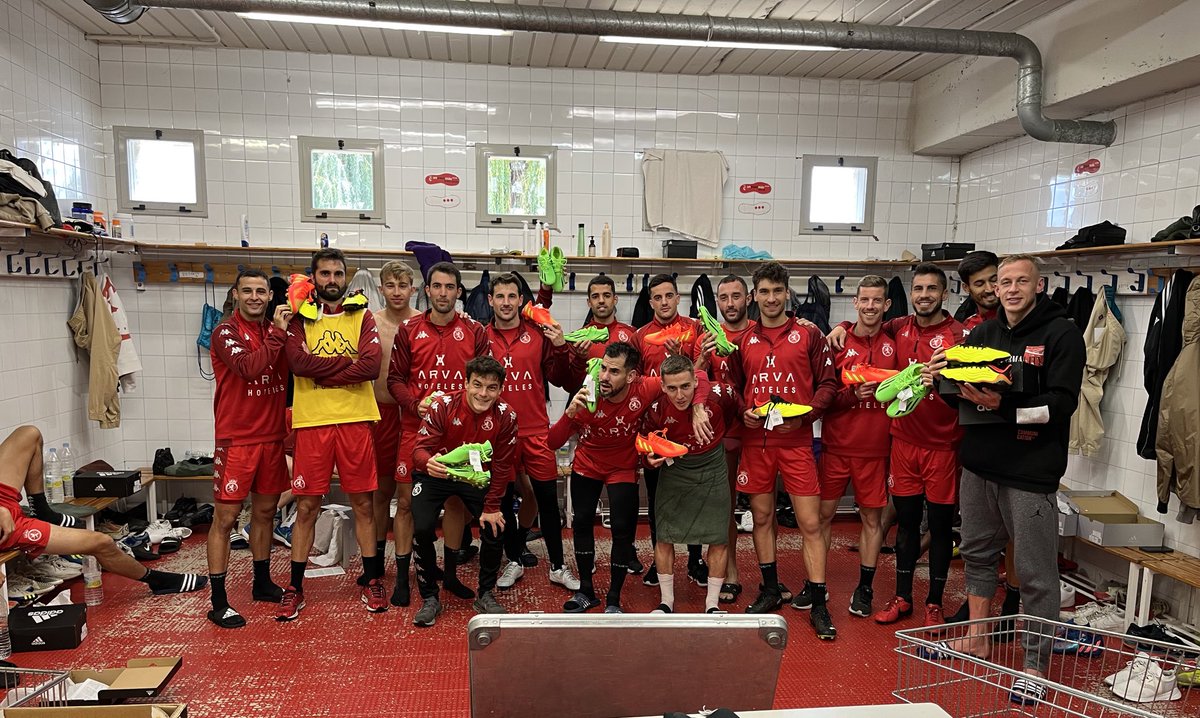 Botitas nuevas . Gracias Afe , siempre con los futbolistas 💪 .#BotasAFE