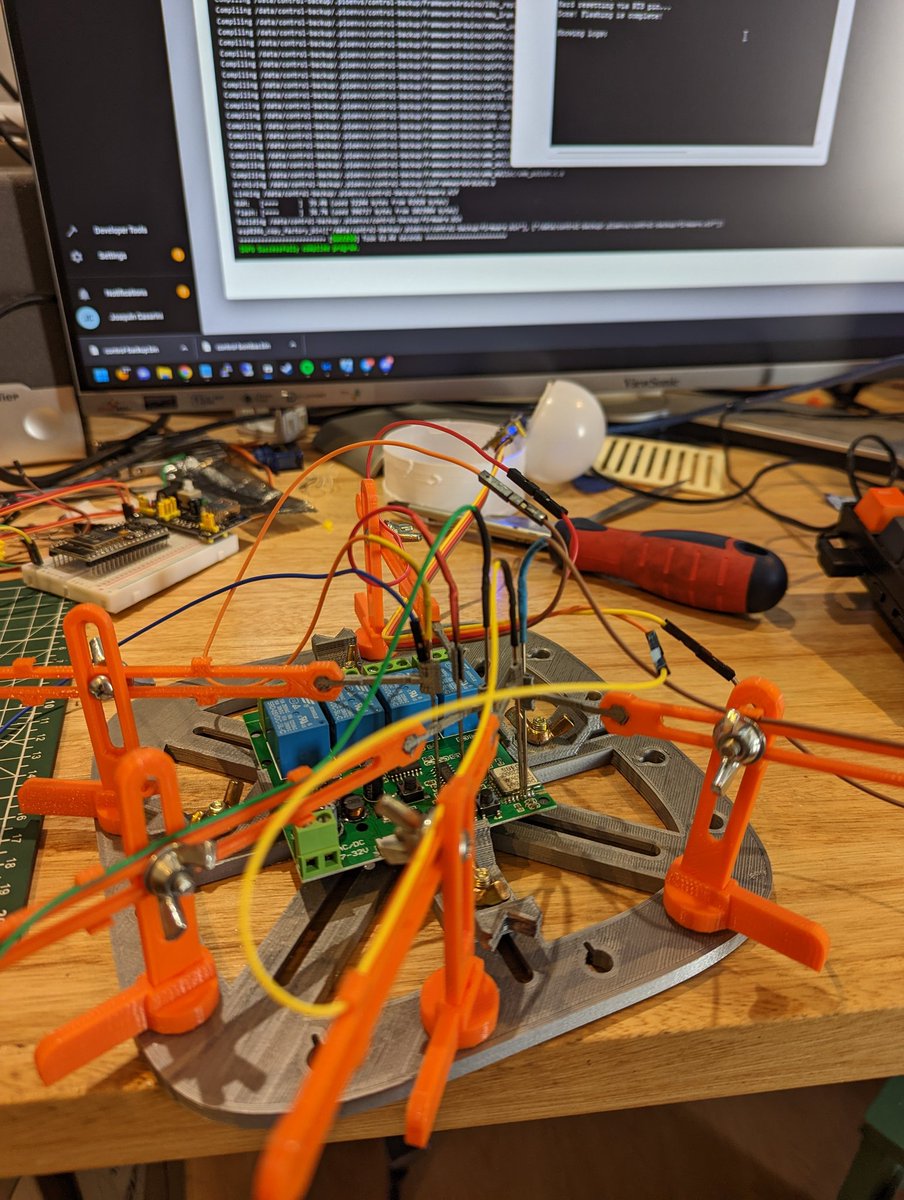 jcasarini's tweet photo. A veces, eliminar "la nube" del IoT es innecesariamente complicado, y en la domótica es clave no depender de servicios externos. #freeESP #laNubeSonLosPadres @sysarmy https://t.co/vd4caUD0dA