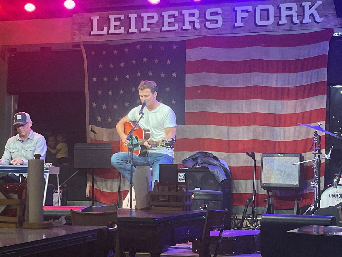 JakeMartiniSING's tweet photo. Last night at Fox &amp; Lock with Mark Huhta https://t.co/YYE79cGdqy