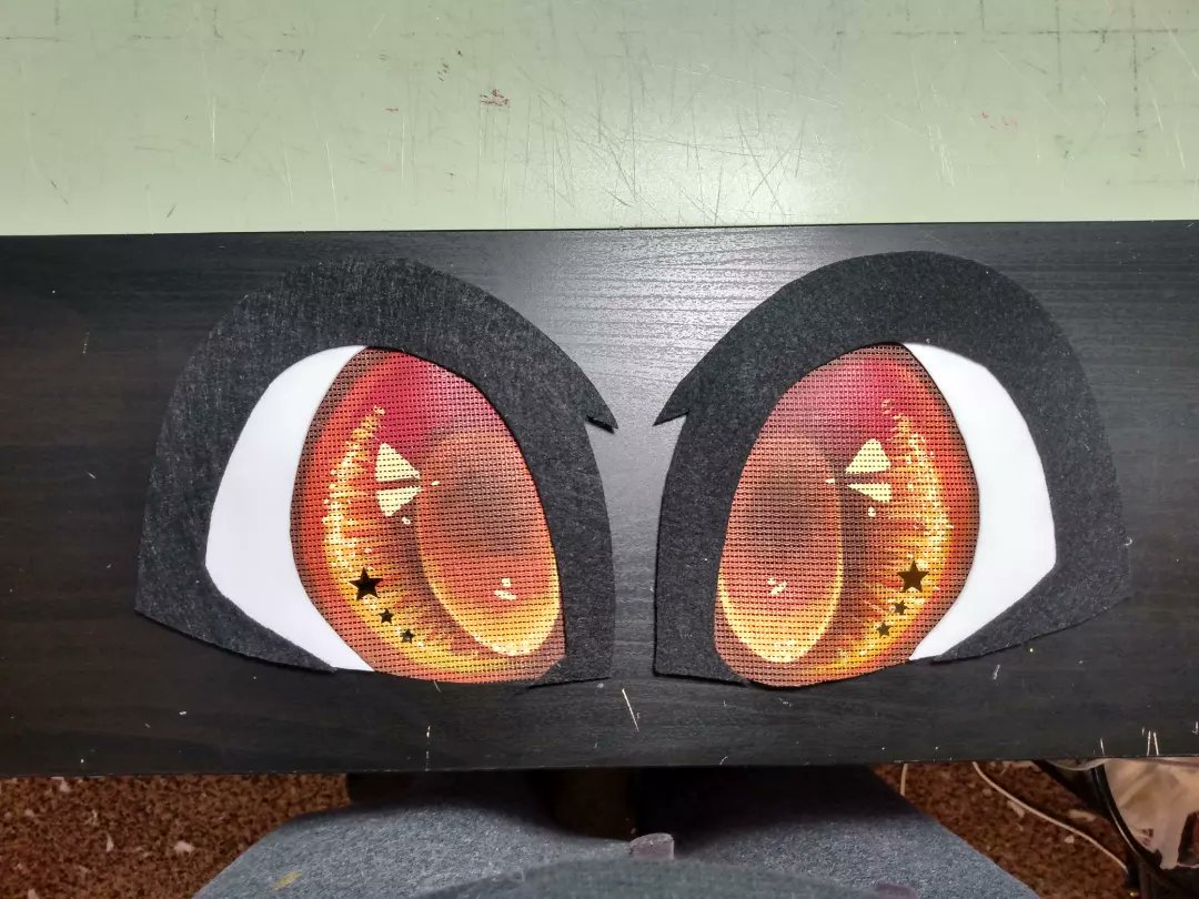 fancyfishfurs's tweet photo. Eyes for next premade in the works! 🌻🍁✨ https://t.co/E4nF4Rv5Wy
