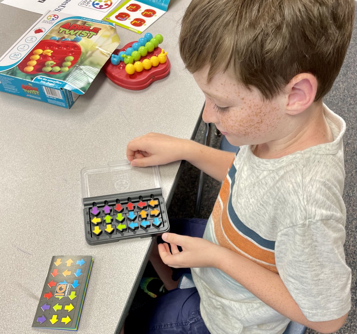 SmartGamesUSA's tweet image. Happy Monday! Playing SmartGames with schoolmates is a great way to bond. 😍

#funandengaging #playitsmart #smartgames