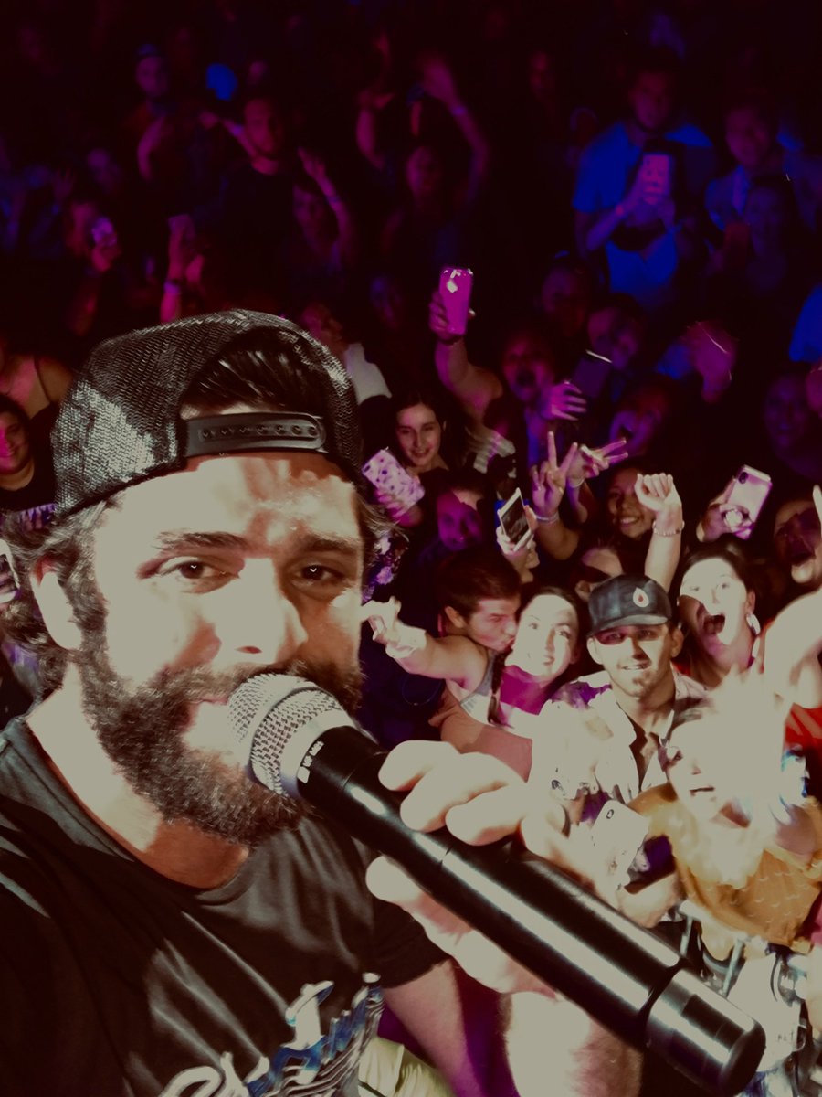 pgeaton's tweet photo. @ThomasRhett and I have a tradition going of selfies at every show - gonna try get Nashville tickets for #HomeTeamTour23 and scared I won’t be able to keep the tradition going 😅😅 @BrdgstoneArena https://t.co/uHw24EFdMx
