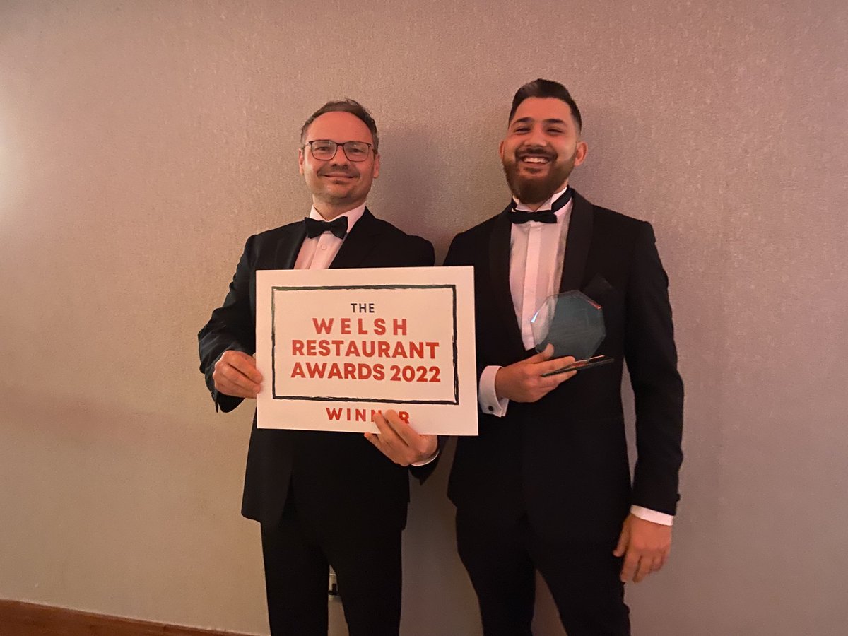 Congratulations to Thomas, Lee and all the Team at Cardiff and Vale College’s The Classroom Restaurant / Y Dosbarth for winning “Most Romantic Restaurant“ in The Welsh Restaurant Awards!