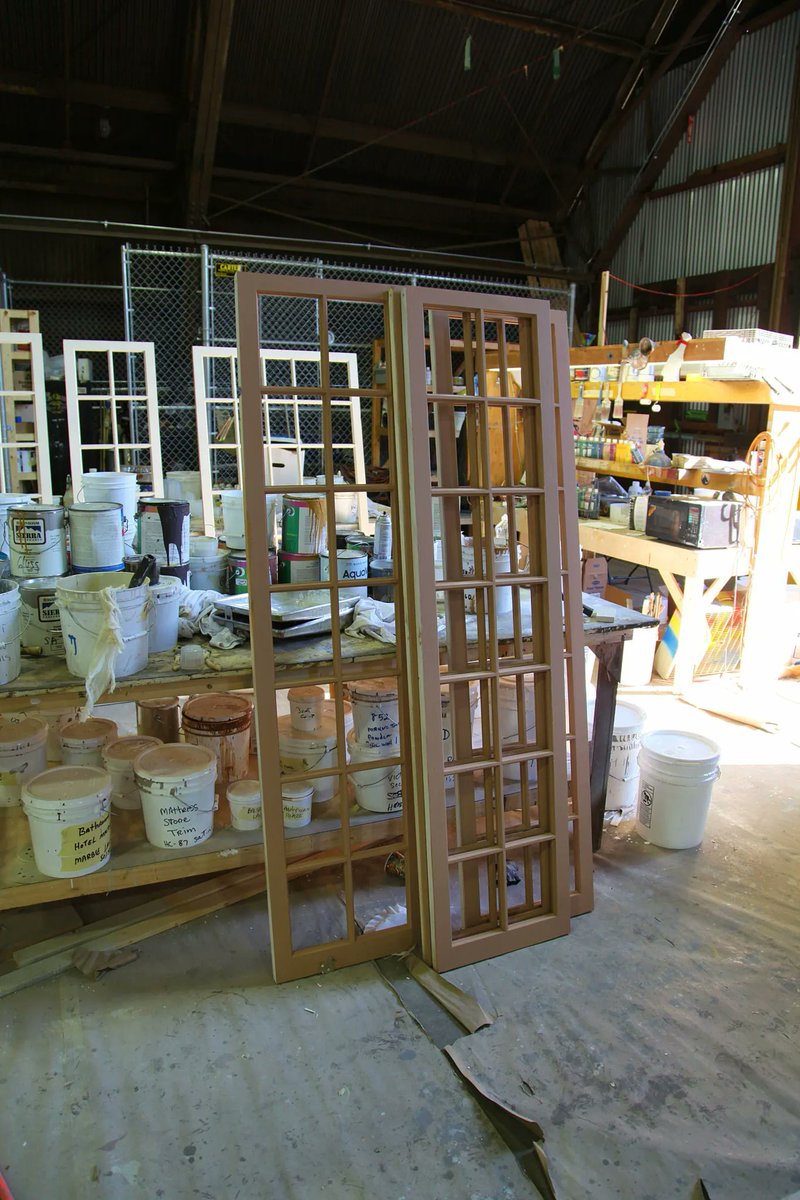 UniStudiosLot's tweet photo. Talent is endless in the Mill Shop! The #setconstruction teams utilize this space to #create the sets and facades seen in your favorite tv shows & films 😱 🛠️
#onthelot #millshop #fabricators #studioservices https://t.co/epWqpNbbaO